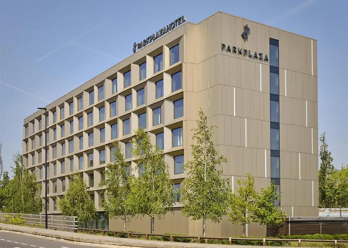 Hotel Park Plaza London, Park Royal
